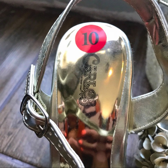 NWT Carlos gold wedges floral embellished size 10 - Picture 6 of 6